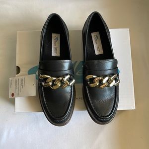 Aqua College Women’s Hessa Leather Upper Waterproof Shoes.